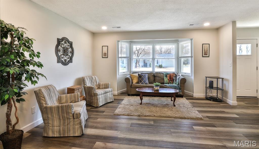 1819 Oak Tree Street St. Peters, MO 63376 - Photo 4 of 30