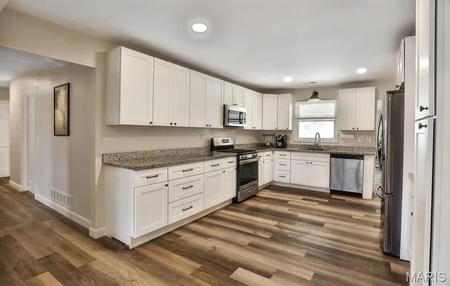 $340,000 | 1819 Oak Tree Street, St. Peters, MO 63376