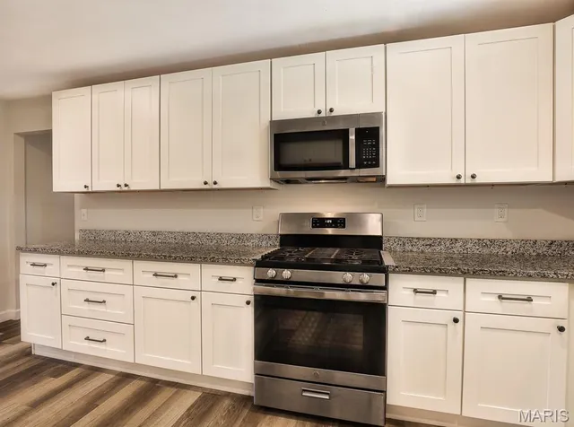 $340,000 | 1819 Oak Tree Street, St. Peters, MO 63376