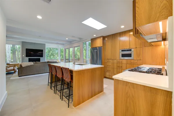 $8,500 | 303 Isolde Drive, Houston, TX 77024