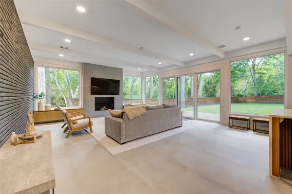 $8,500 | 303 Isolde Drive, Houston, TX 77024