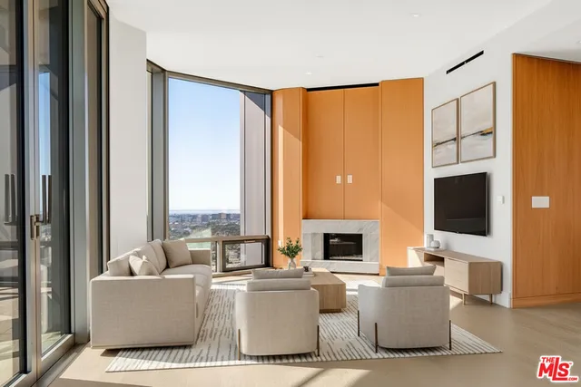 $26,500 | 211 Elm Court, Unit 16B, Los Angeles, CA 90067