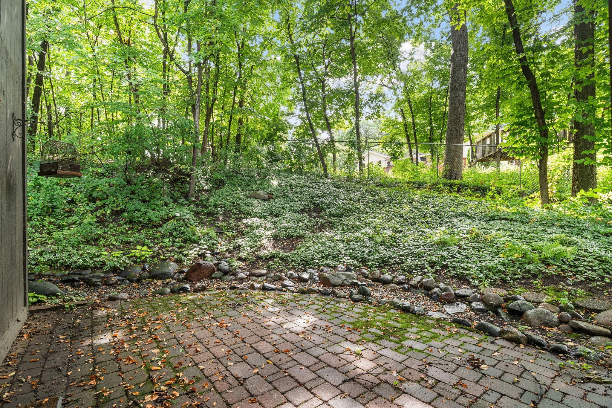 9530 Risewood Circle Eden Prairie, MN 55347 - Photo 4 of 39 Gallery Image 4