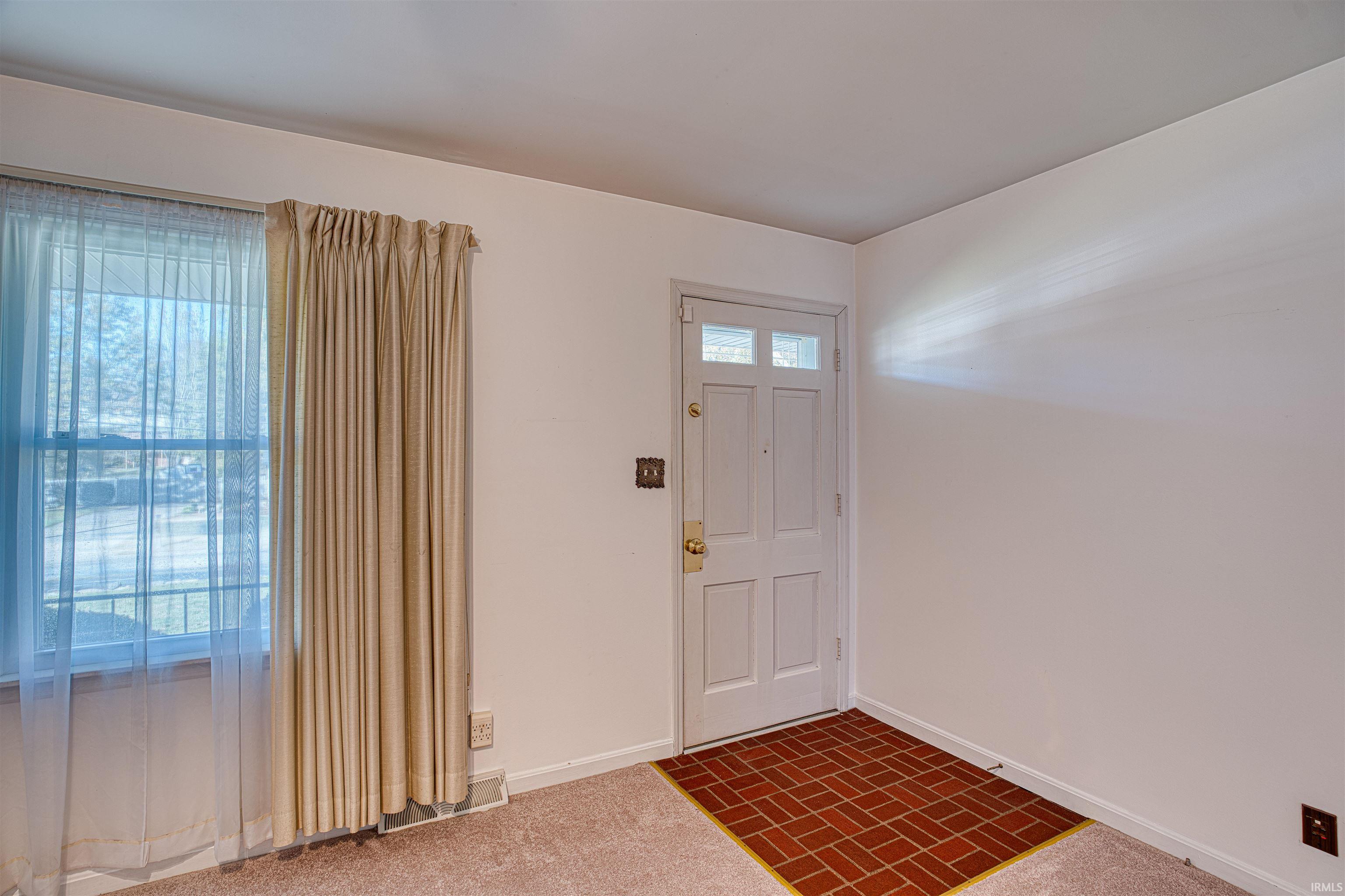 201 Sharon Road Newburgh, IN 47630 - Photo 3 of 36 Gallery Image 3