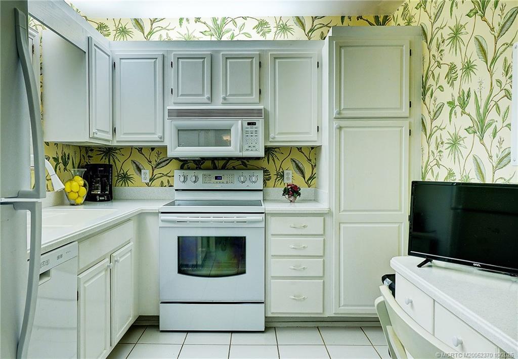 2370 Northeast Ocean Boulevard, Unit C305 Stuart, FL 34996 - Photo 5 of 31