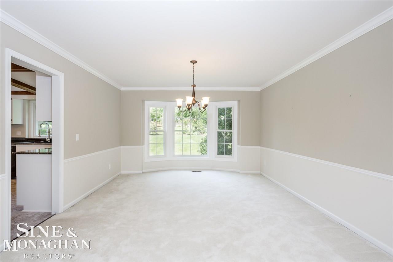 422 Lake Forest Road Rochester Hills, MI 48309 - Photo 7 of 59