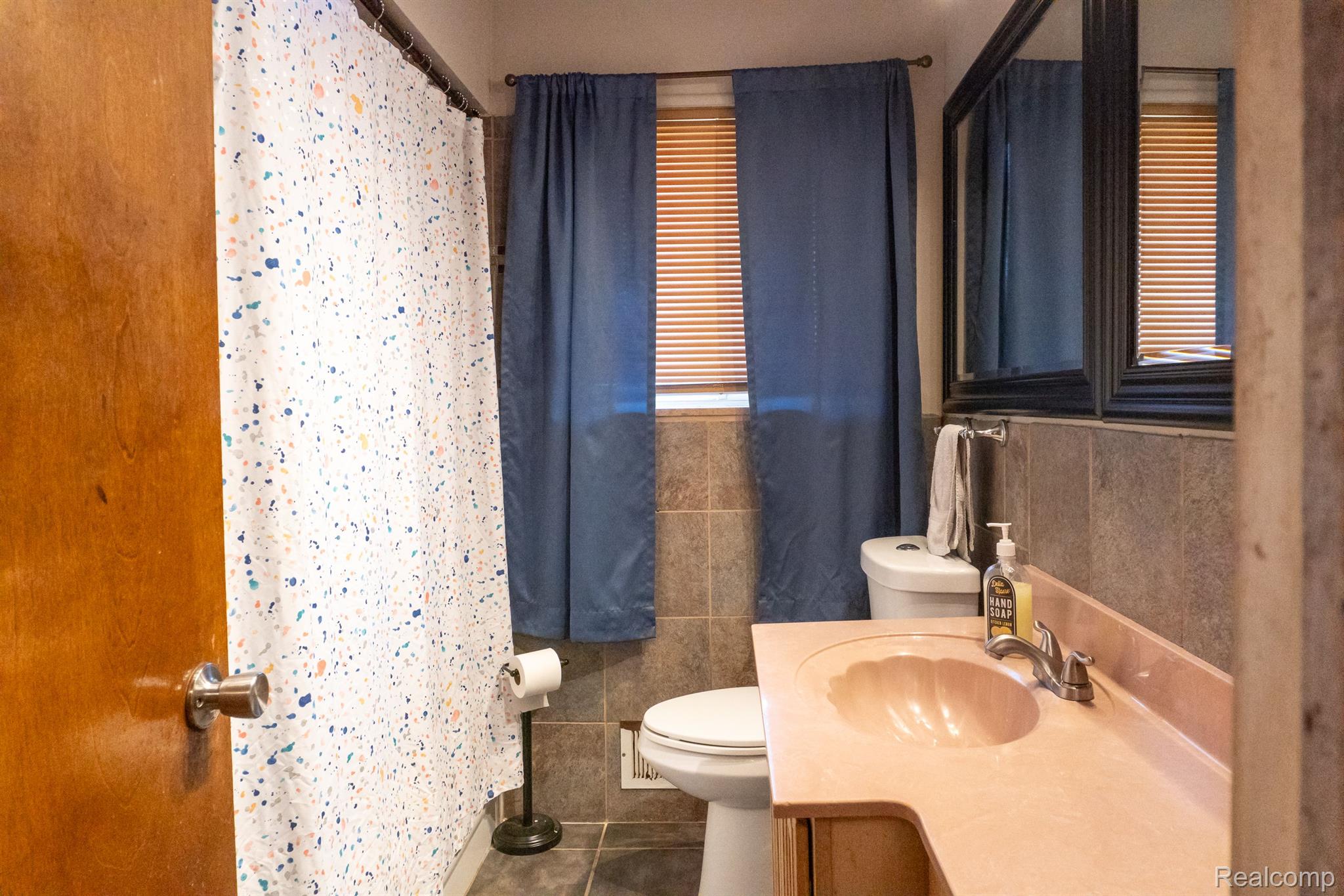 24555 Ridgecroft Avenue Eastpointe, MI 48021 - Photo 15 of 34 Gallery Image 15