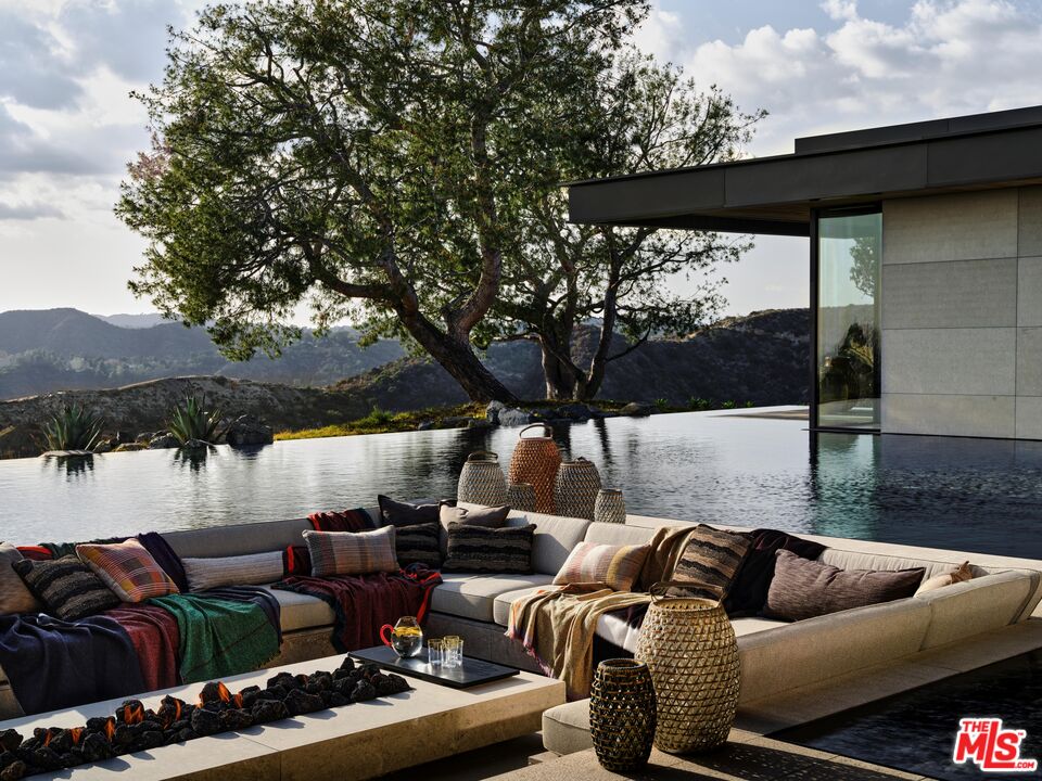 1655 Carla Ridge Beverly Hills, CA 90210 - Photo 22 of 25