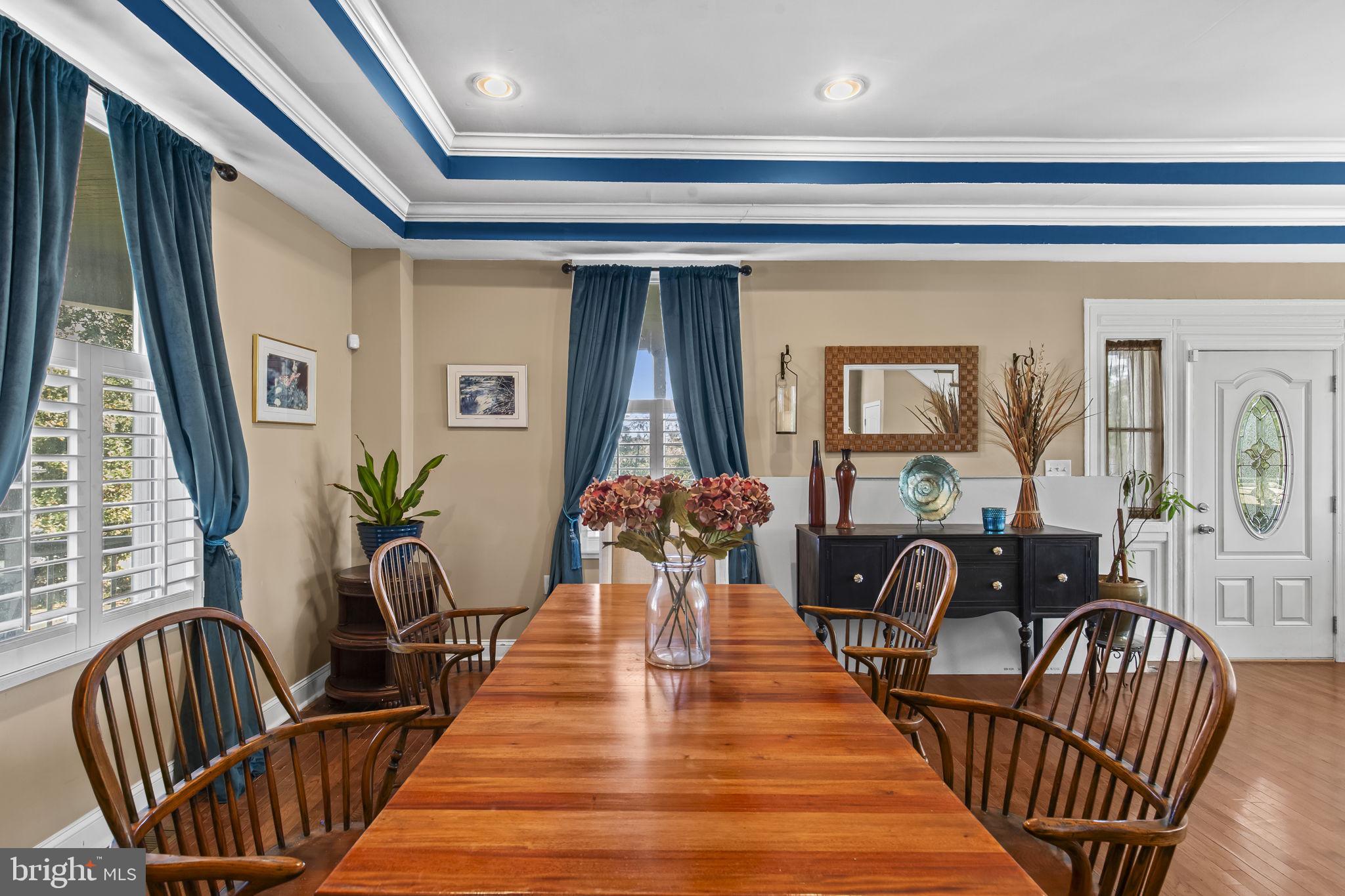 2600 Queen Anne Road Baltimore, MD 21216 - Photo 5 of 29 a lobby with furniture and wooden floor