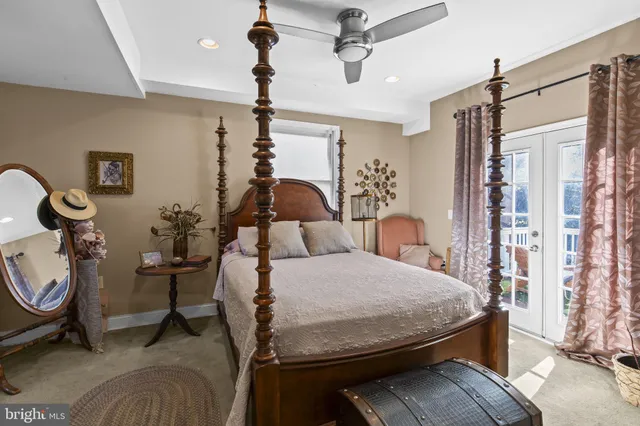 a view of a livingroom with furniture and windows