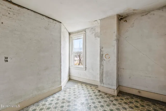 $215,000 | 1 Pittsfield Road, Lenox, MA 01240