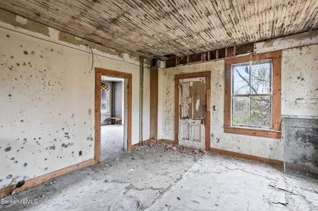 $215,000 | 1 Pittsfield Road, Lenox, MA 01240