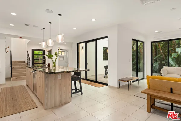 $8,500 | 4118 Higuera Street, Culver City, CA 90232