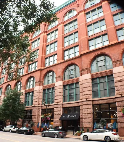 $1,160 | 1000 Washington Avenue, Unit 612, St. Louis, MO 63101