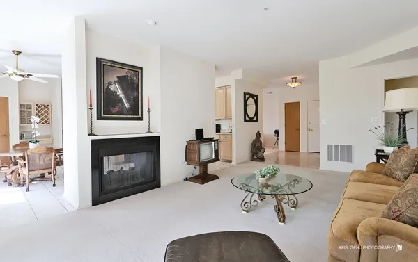 $395,000 | 20 Trafalgar Square, Unit 304, Lincolnshire, IL 60069