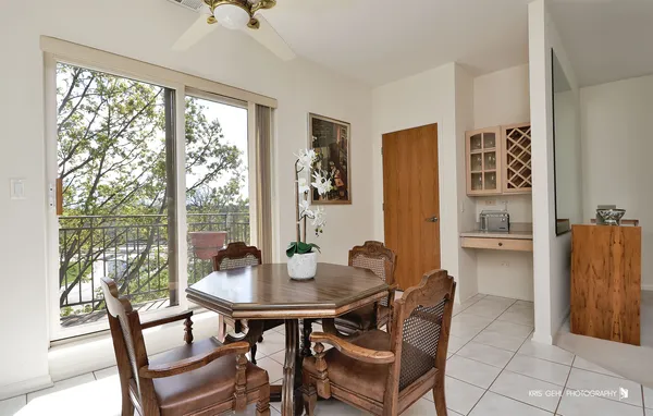 $395,000 | 20 Trafalgar Square, Unit 304, Lincolnshire, IL 60069