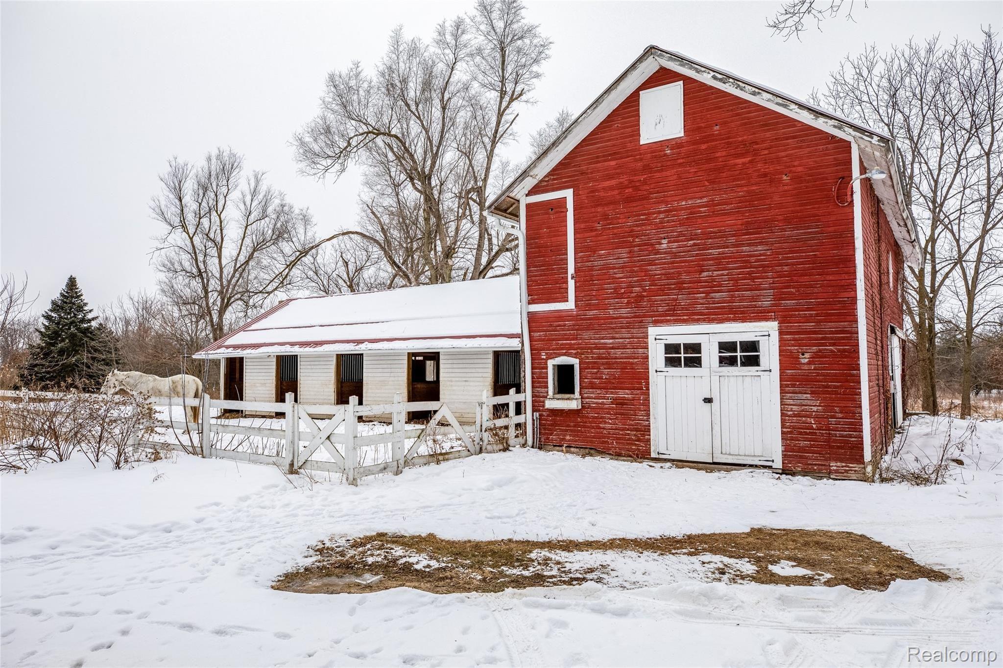 2585 Gannon Road Howell, MI 48855 - Photo 25 of 45 38.Barn