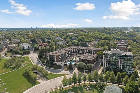 $395,000 | 48 Groveland Terrace, Unit 313, Minneapolis, MN 55403