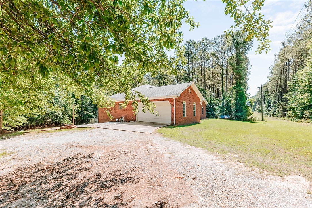 252 Sandy Cross Road Lexington, GA 30648 - Photo 3 of 51