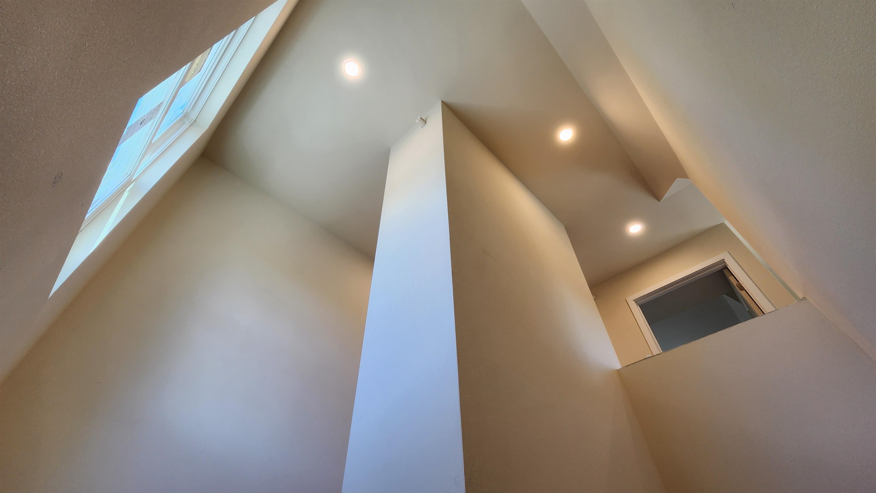908 East Gorham Street, Unit 2 Madison, WI 53703 - Photo 12 of 18