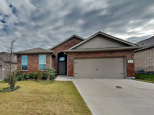 $2,400 | 8616 Calder Lane, Fort Worth, TX 76131