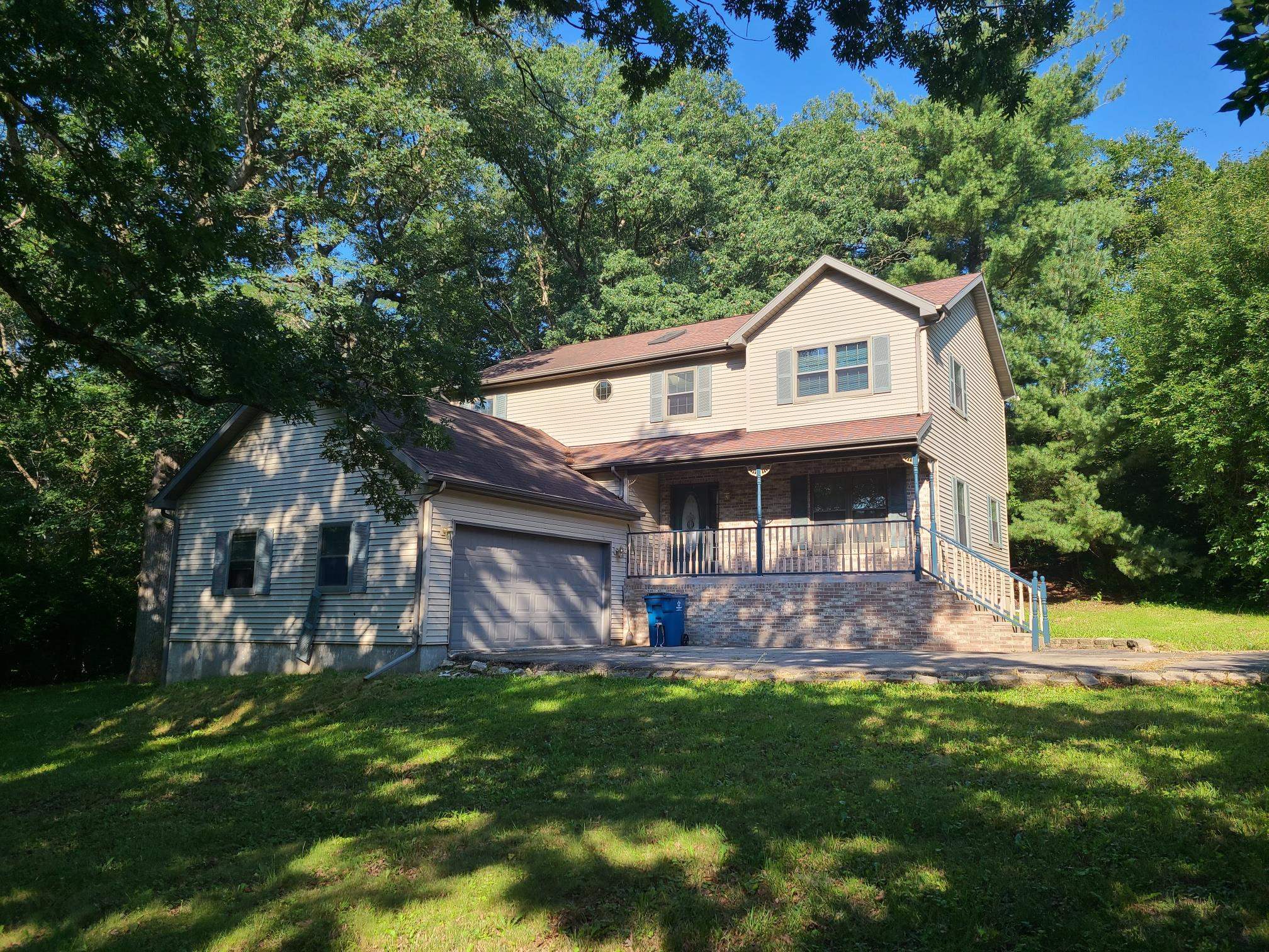 2871 East 777th Road Utica, IL 61373 - Photo 2 of 23 a front view of house with yard and green space