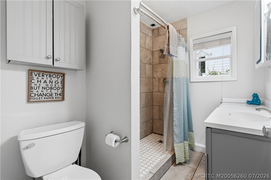 657 Southwest Cleveland Avenue Stuart, FL 34994 - Photo 19 of 34 Unit C Bathroom