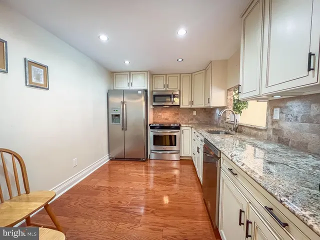$269,900 | 6204 Delaire Landing Road, Unit 204, Philadelphia, PA 19114