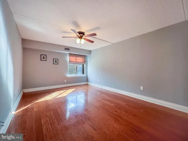 $269,900 | 6204 Delaire Landing Road, Unit 204, Philadelphia, PA 19114