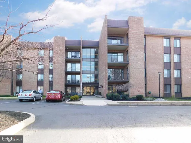 $269,900 | 6204 Delaire Landing Road, Unit 204, Philadelphia, PA 19114