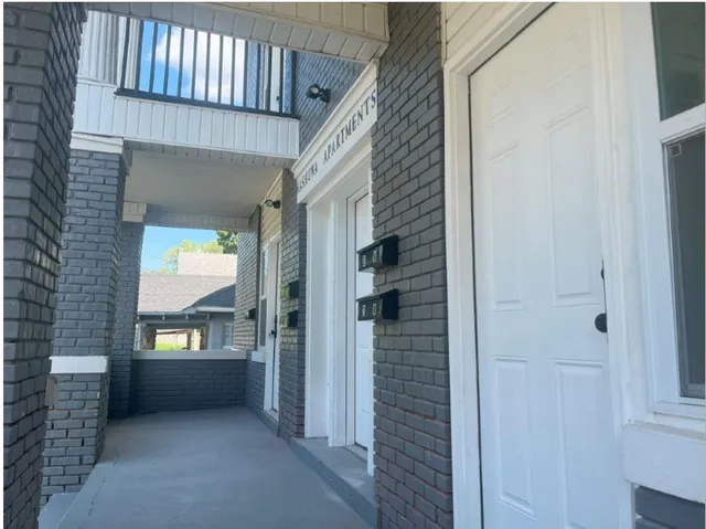 $740,000 | 2305 East 37th Street, Kansas City, MO 64109