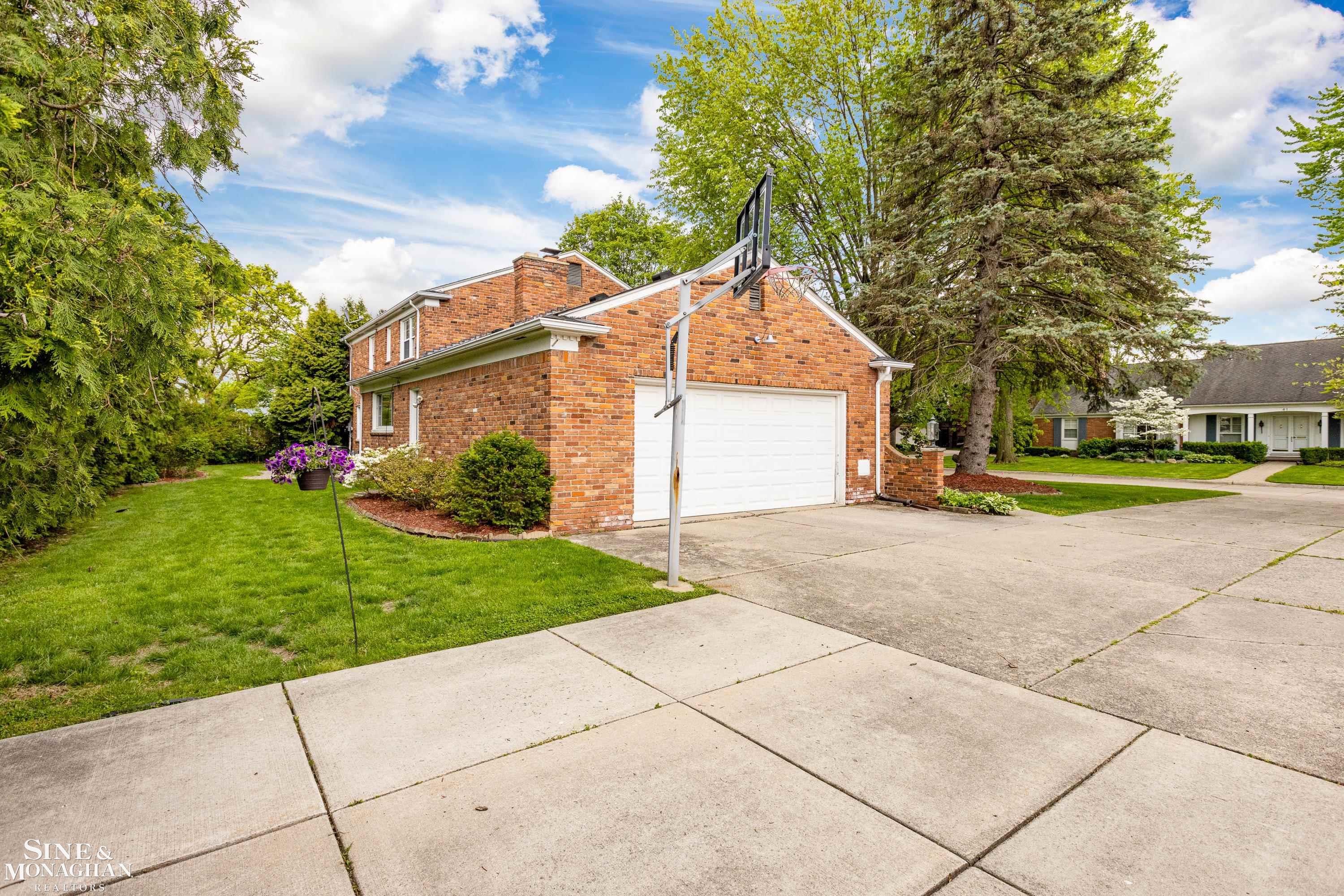 40 North Duval Road Grosse Pointe Shores, MI 48236 - Photo 31 of 33