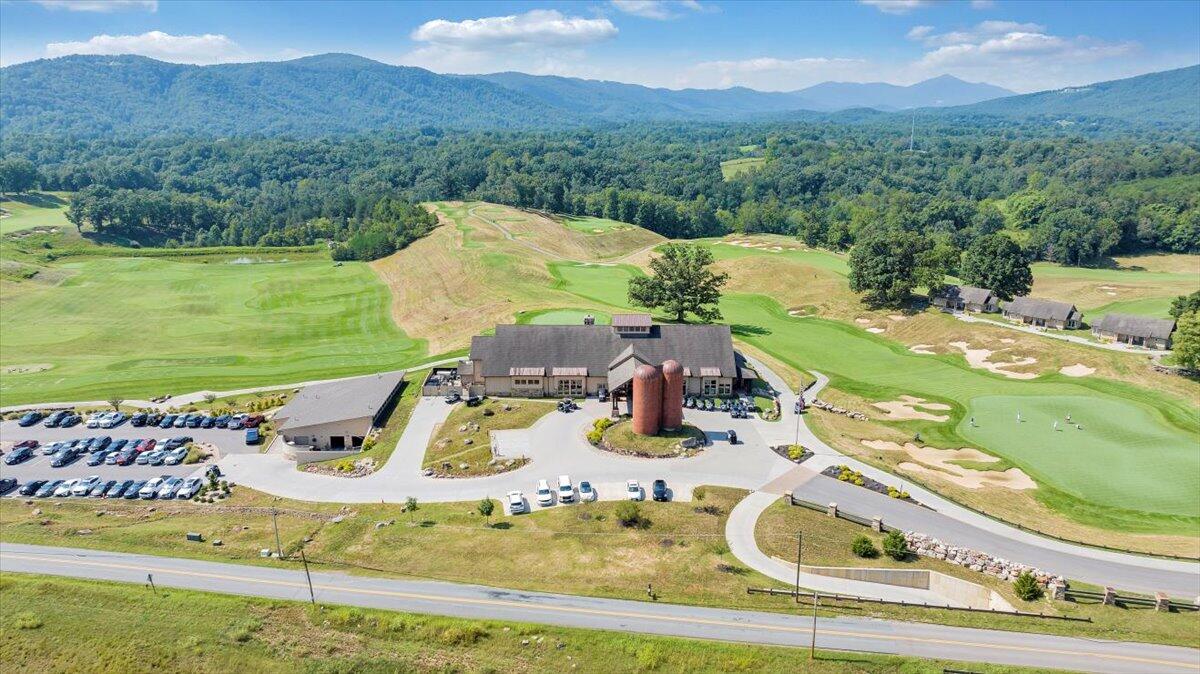 3878 Ballyhack Trail Roanoke, VA 24014 - Photo 42 of 53 an aerial view of a house with a big yard