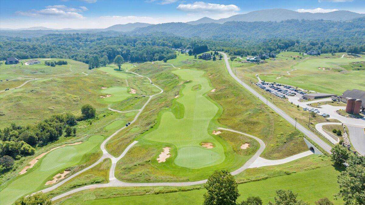 3878 Ballyhack Trail Roanoke, VA 24014 - Photo 45 of 53 45-DJI_20250815110621_0087_D_MIB
