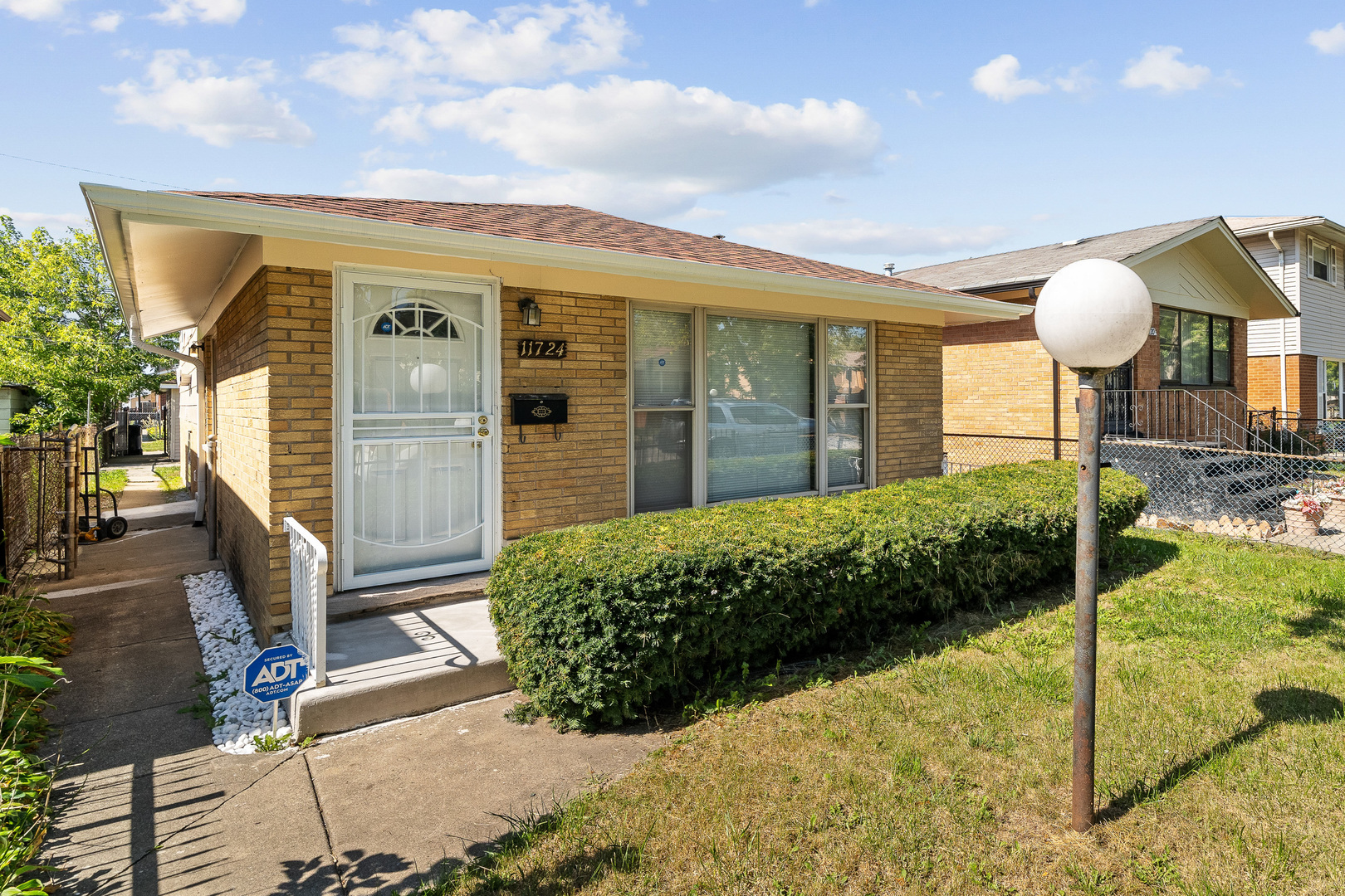 11724 South Laflin Street Chicago, IL 60643 - Photo 2 of 24