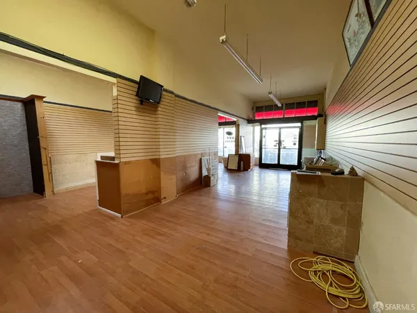 $6,150 | 2115-2117 Taraval Street, San Francisco, CA 94116