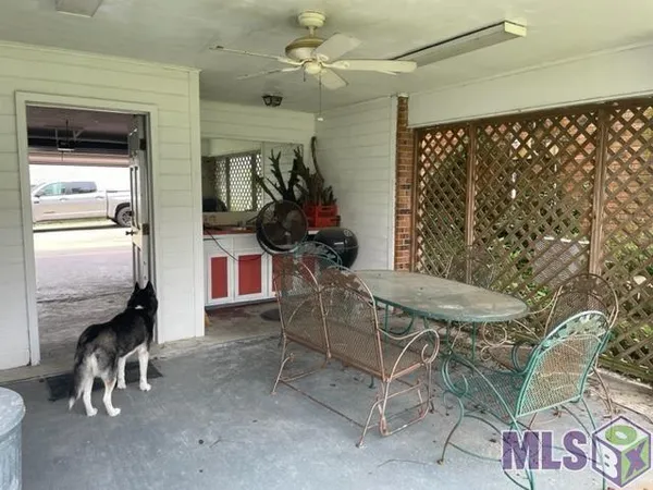 $1,650 | 7740 False River Drive, Oscar, LA 70762