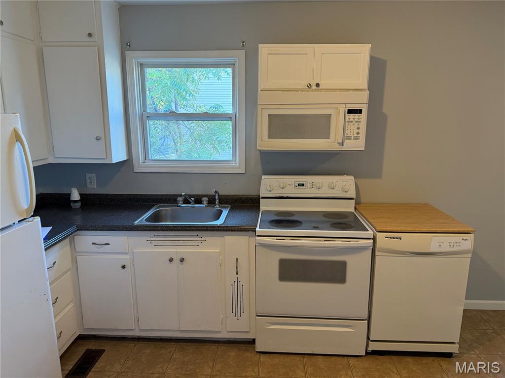 2723 Walter Street Godfrey, IL 62035 - Photo 2 of 33