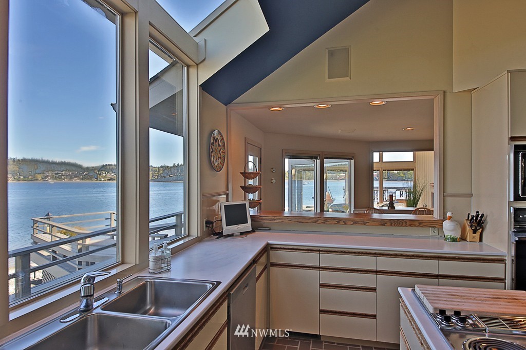 5177 South Bercot Road Freeland, WA 98249 - Photo 11 of 25 Gallery Image 11