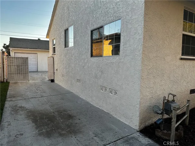 $689,900 | 1726 East 122nd Street, Los Angeles, CA 90059