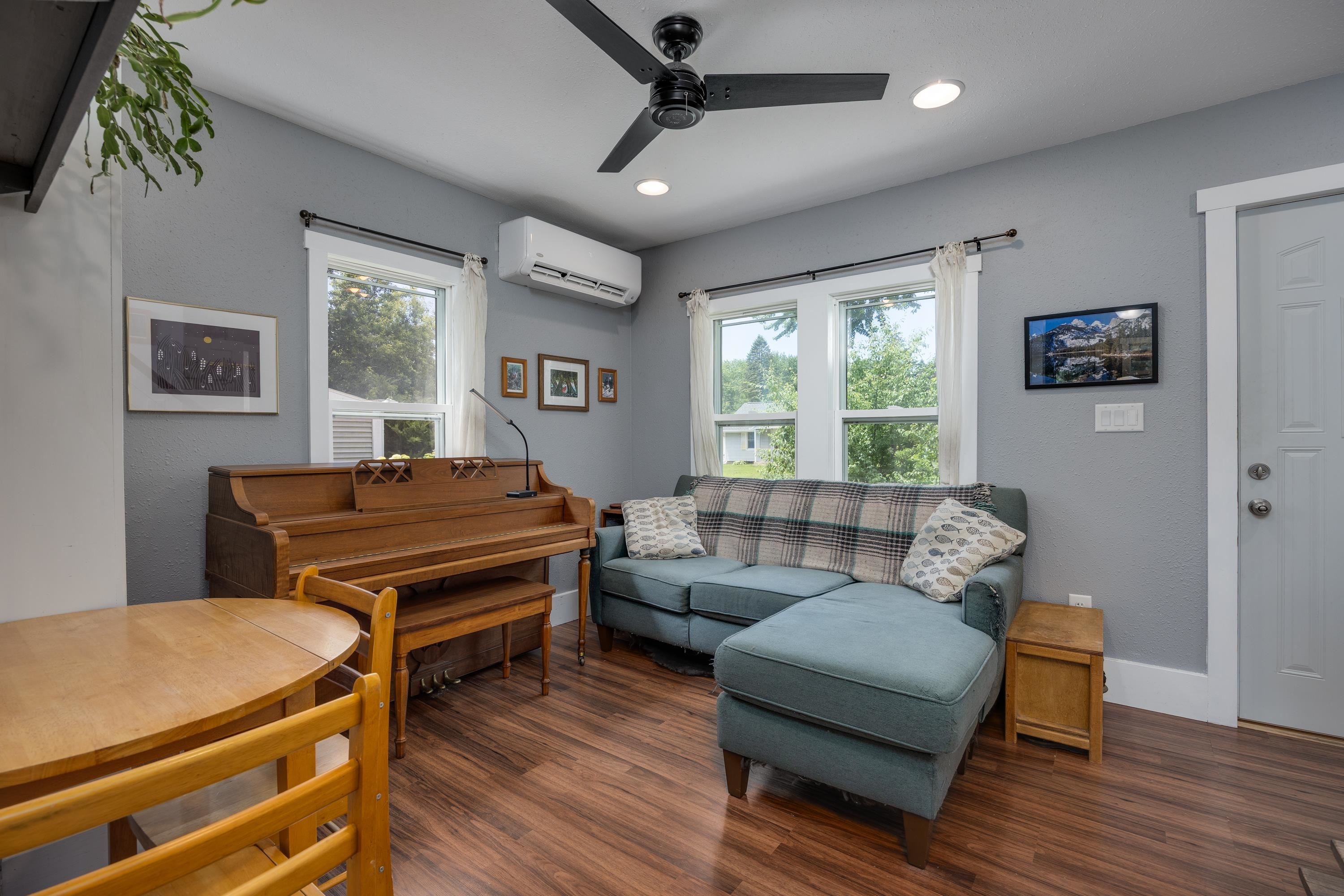 4521 Camden Road Madison, WI 53716 - Photo 6 of 27
