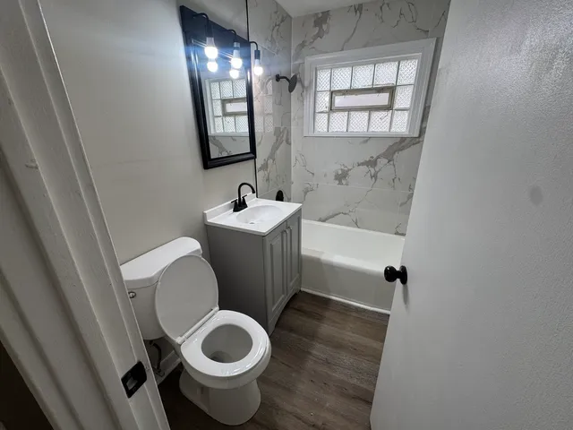 $3,100 | 15408 Dobson Avenue, Dolton, IL 60419