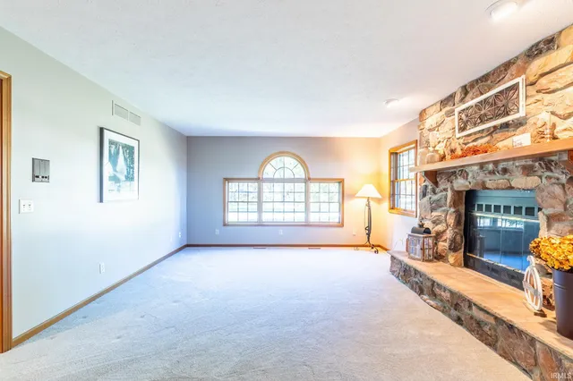 $490,000 | 7766 West Cir Drive North, Ligonier, IN 46767