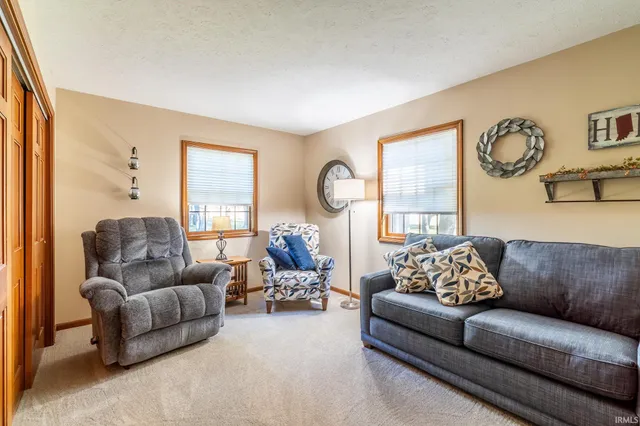 $490,000 | 7766 West Cir Drive North, Ligonier, IN 46767