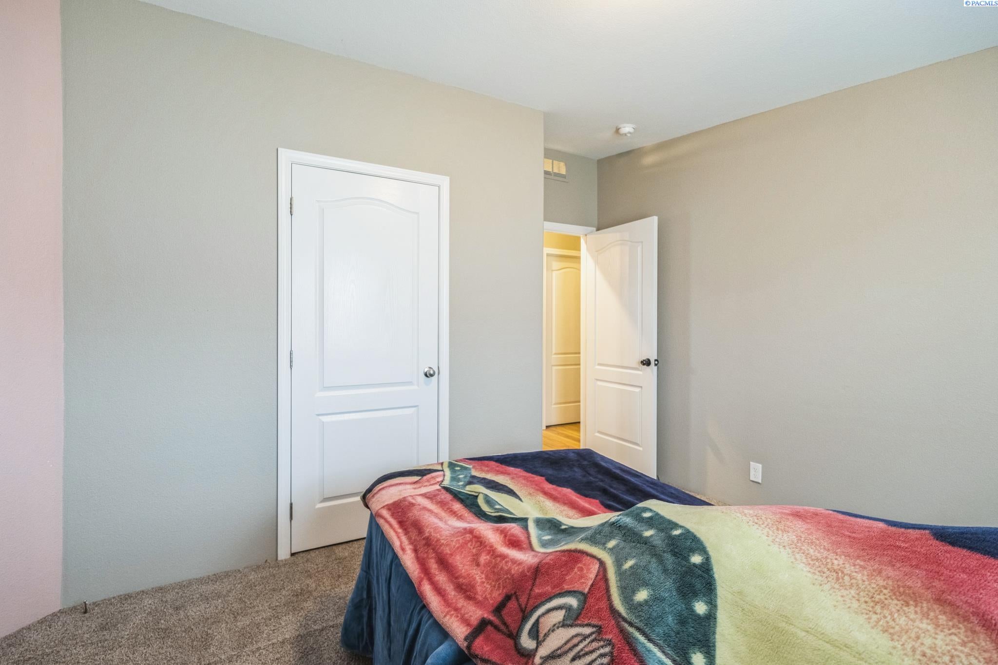 200802 East Game Farm Road Kennewick, WA 99337 - Photo 16 of 42 Gallery Image 16