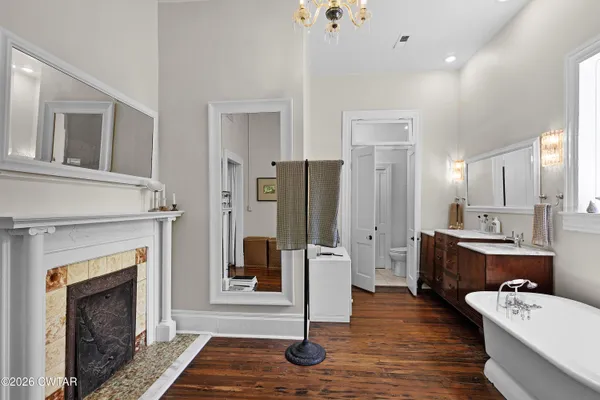 $1,250,000 | 204 East Deaderick Street, Jackson, TN 38301