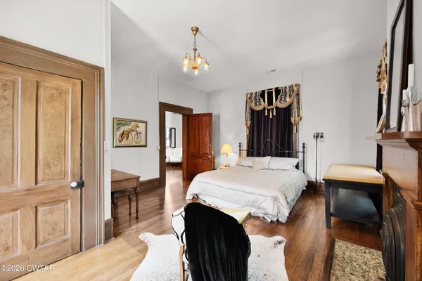 $1,250,000 | 204 East Deaderick Street, Jackson, TN 38301