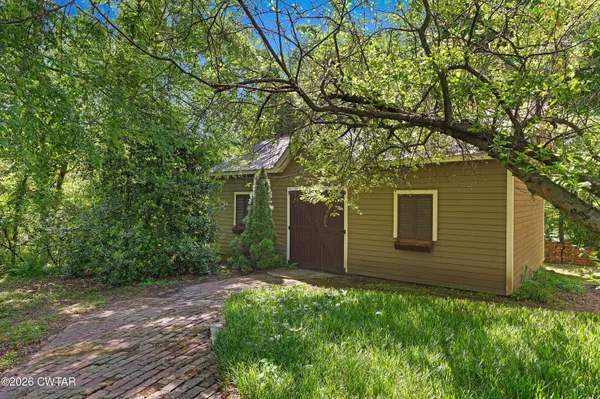 $1,250,000 | 204 East Deaderick Street, Jackson, TN 38301