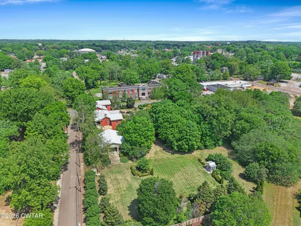 $1,250,000 | 204 East Deaderick Street, Jackson, TN 38301