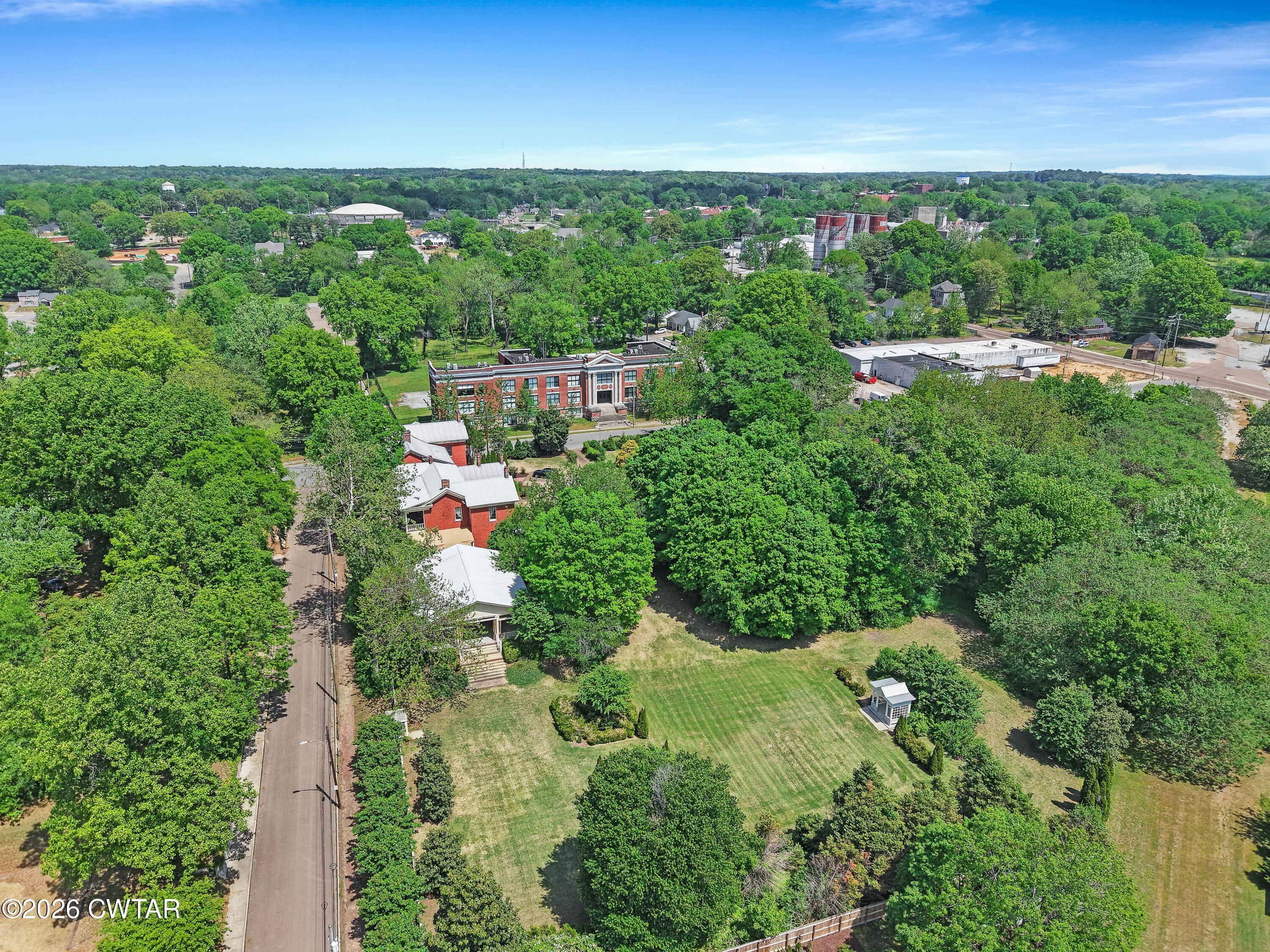 204 East Deaderick Street Jackson, TN 38301 - Photo 54 of 58 DJI_20260417122101_0160_D